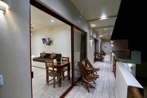 House, 4 Bedrooms, Private Pool, Garden View | Balcony