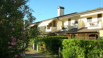 Villa, 2 Bedrooms, Balcony, Garden View | Garden