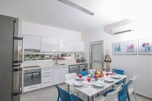 Villa, 5 habitaciones, piscina privada | Restauración