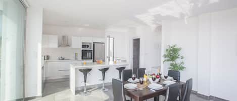 Villa, 3 habitaciones, alberca privada, vista al jardín | Restaurantes