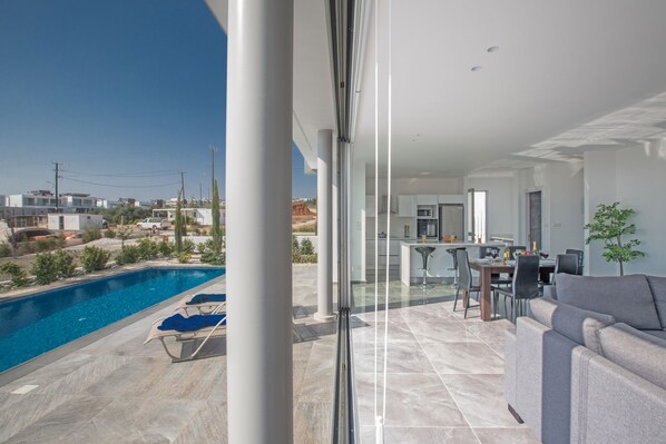 Villa, 3 Schlafzimmer, eigener Pool, Gartenblick | Außenbereich