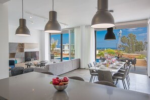 别墅, 4 间卧室, 私人游泳池, 花园景观 | 用餐