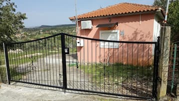 House, 2 Bedrooms, Accessible, Smoking | Exterior