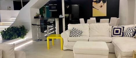 Apartment, 1 Bedroom, Smoking, Balcony | Interior