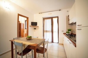 House, 1 Bedroom, Balcony, Garden View | Dining - Apartment "ulivo" With Pool and Private Beach (Mattinata)