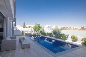 Vila, 3 quartos, piscina particular | Piscina | Piscina interna