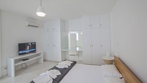 Villa, 5 Bedrooms, Private Pool, Garden View - Protaras Holiday Villa Ccv3 (Paralimni)