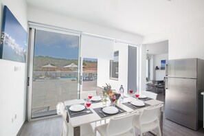 Villa, 5 chambres, balcon, vue jardin | Restauration