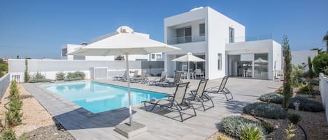 Villa, 5 Bedrooms, Balcony, Garden View | BBQ/picnic area
