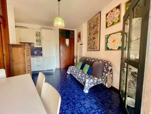 Apartment, 1 Schlafzimmer, Balkon, Meerblick | Esszimmer