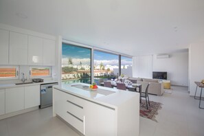 Villa, 3 Bedrooms, Private Pool, Pool View | Interior