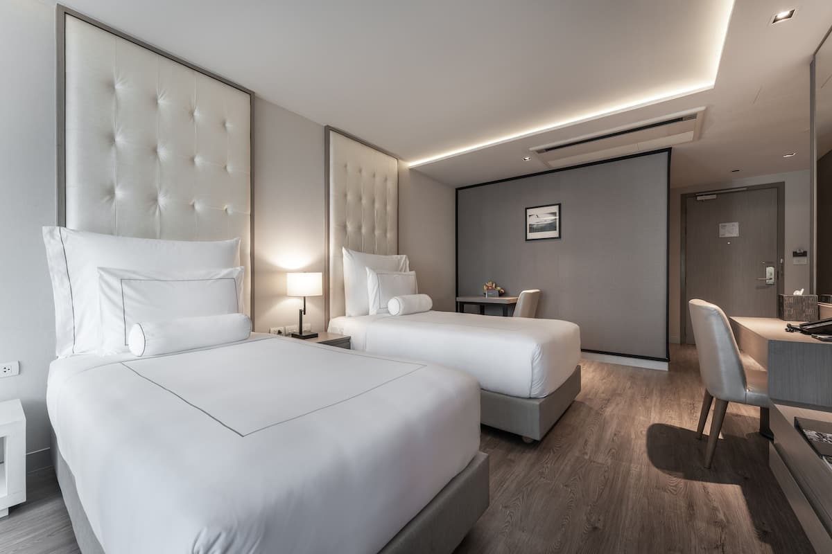 Premier Twin Room | Premium bedding, pillowtop beds, minibar, in-room safe