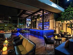 Poolside bar