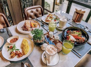 Ferdiglaget frokost hver dag (THB 412 per person)