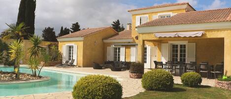 Piscine extérieure, piscine chauffée