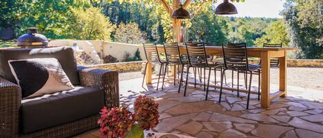 屋外ダイニングエリア