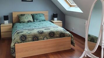 5 Schlafzimmer, Bügeleisen/Bügelbrett, kostenloses WLAN