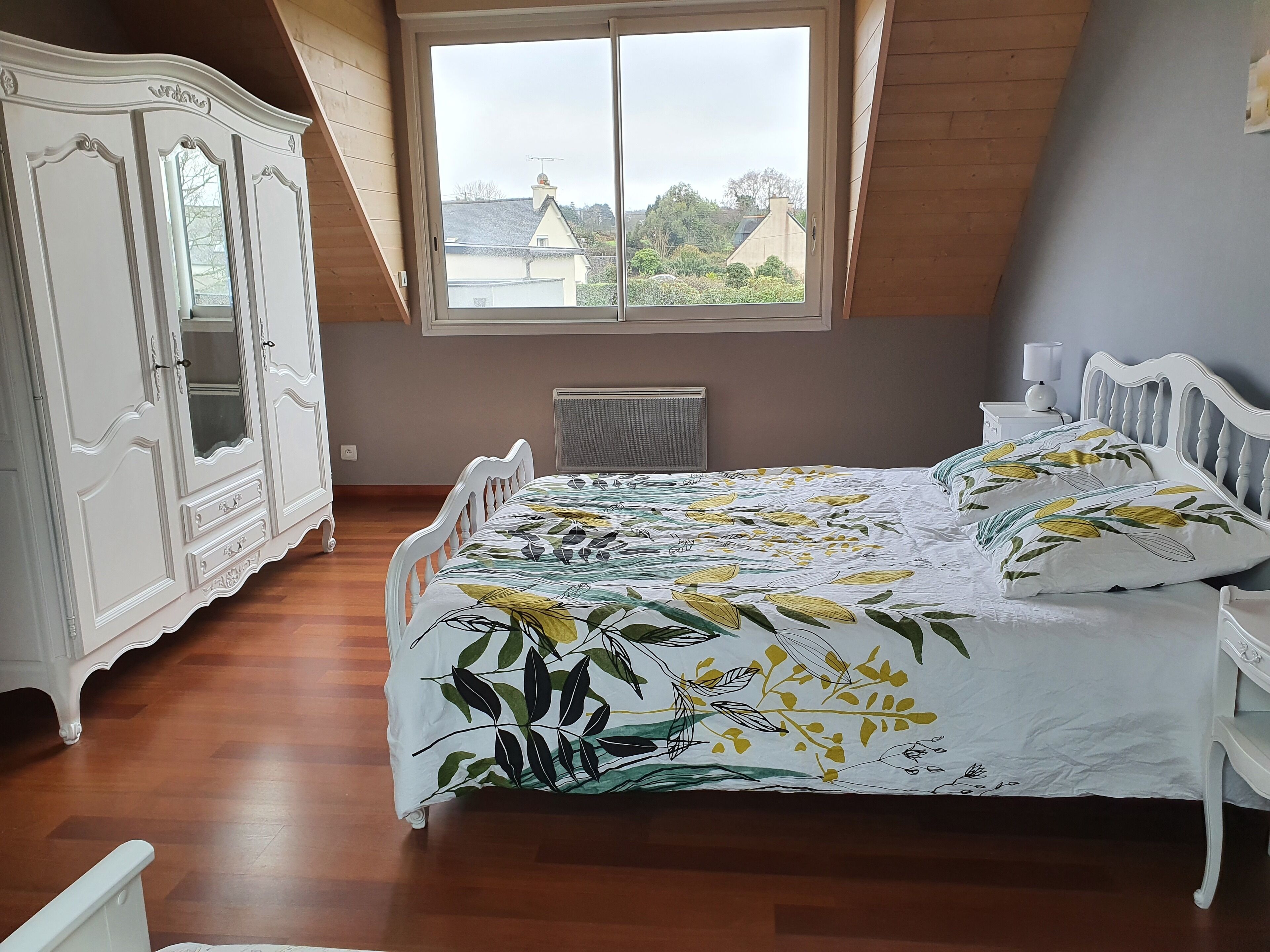 5 chambres, fer et planche à repasser, Wi-Fi gratuit