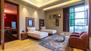 Nhà, 4 phòng ngủ (Kailash House) | Trang trí khác biệt, trang bị nội thất với thiết kế riêng biệt, bàn