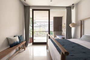 Sviitti, 2 makuuhuonetta | 2 makuuhuonetta, tallelokero huoneessa, työpöytä, silitysrauta/-lauta