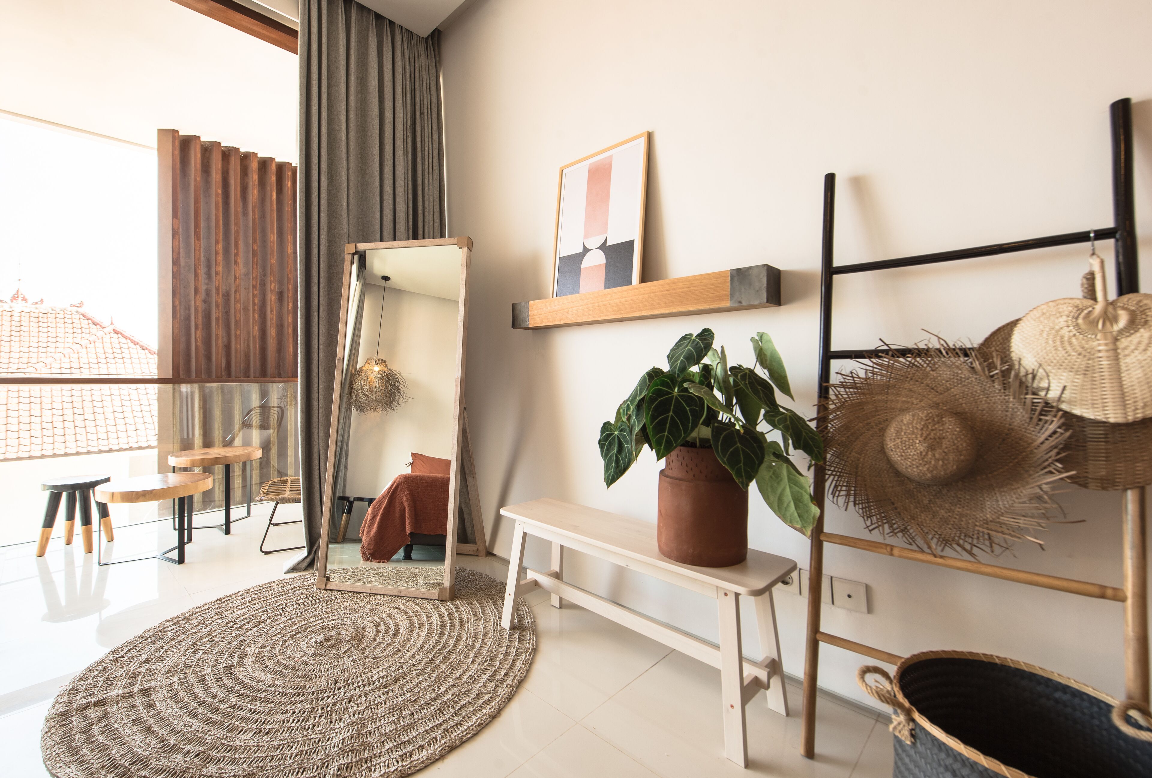 Suite, 2 slaapkamers | Woonruimte | Een 1-inch televisie met satellietzenders