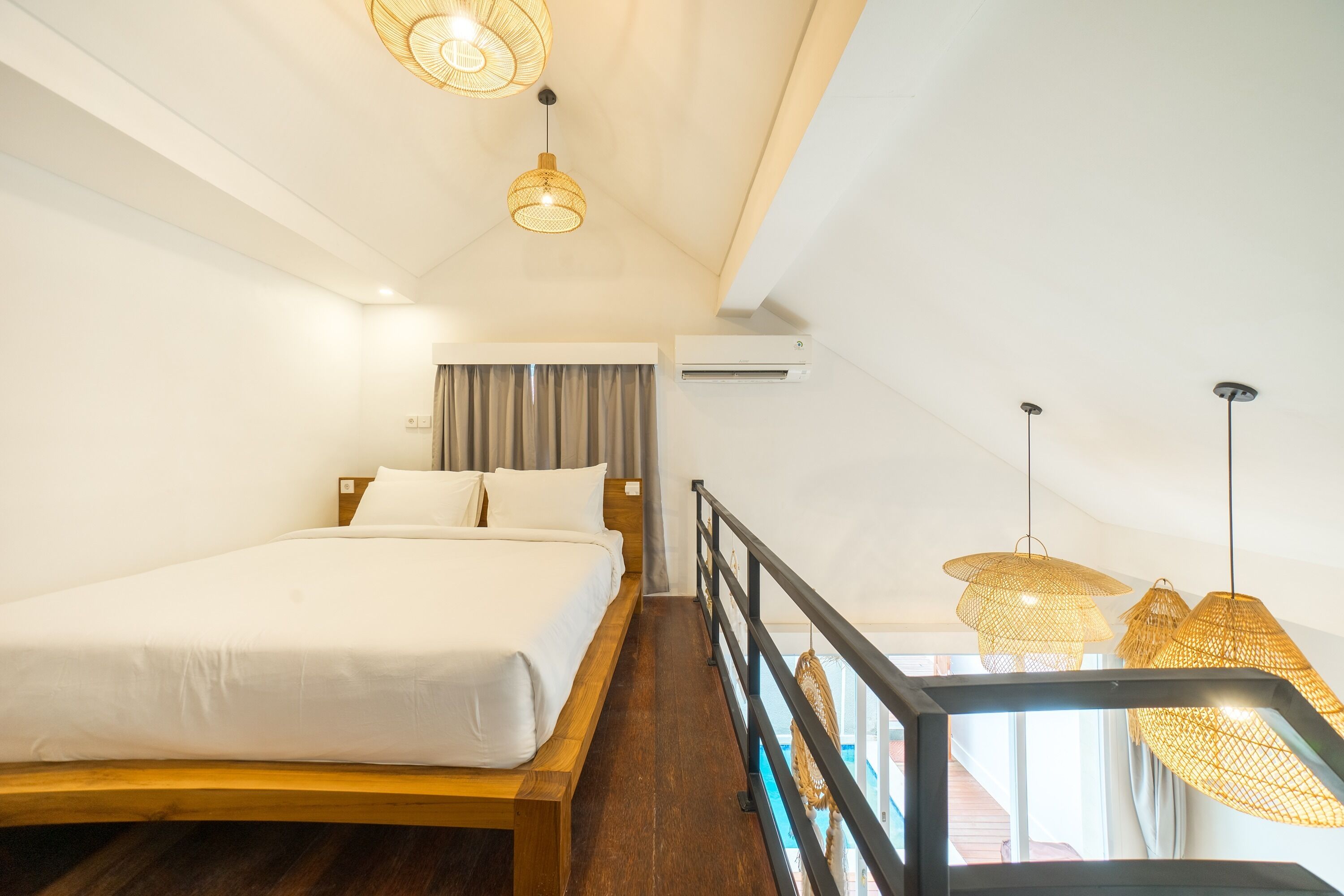 Loft (FourLeaf - Pool Loft Suite) | Caixa forta a l'habitació, escriptori, wifi gratuïta i roba de llit 