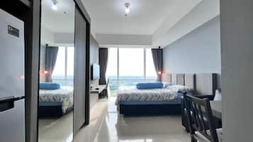 Studio | Desk, free WiFi