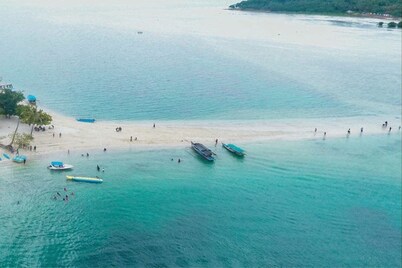 Pulau Mahitam Resort & Cottage By Hotelku