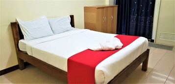 Desk, free WiFi, bed sheets