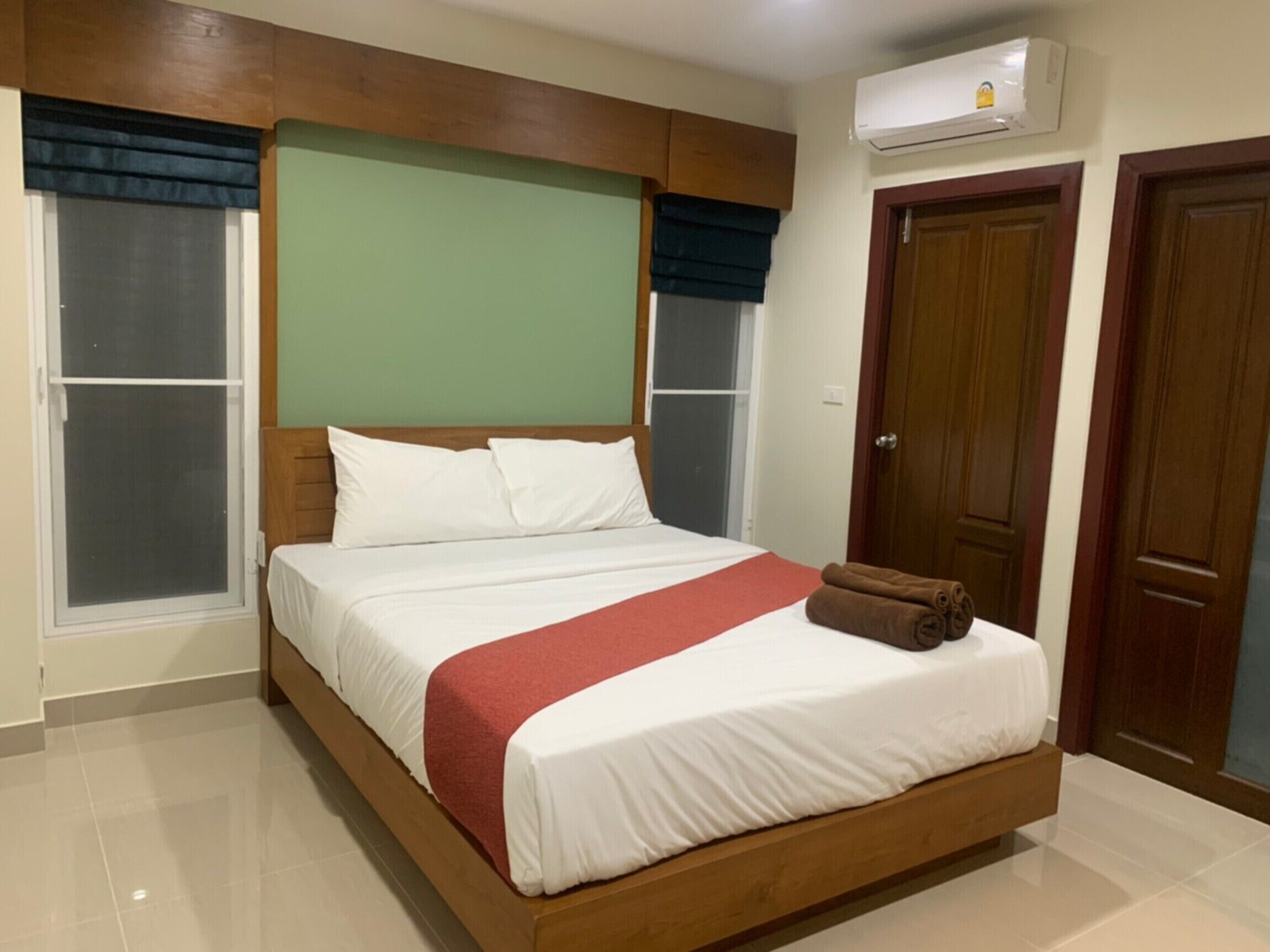 In-room safe, desk, iron/ironing board (on request), free WiFi