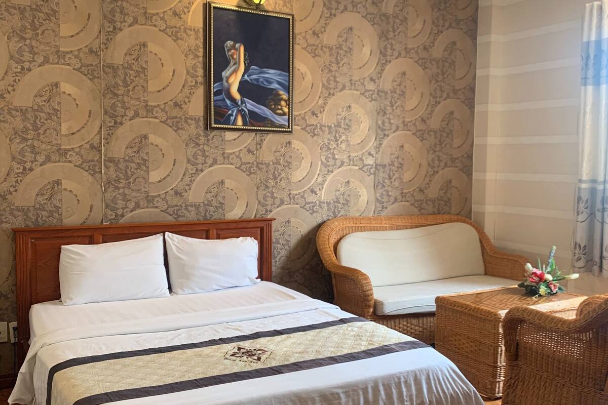 Kamer (VIP) | Een minibar, een bureau, een strijkplank/strijkijzer, gratis wifi