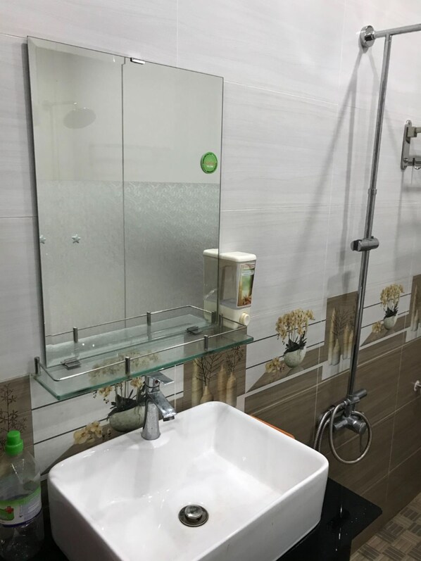 Ảnh chưa phân loại, 1 trong số 9 ảnh, nút