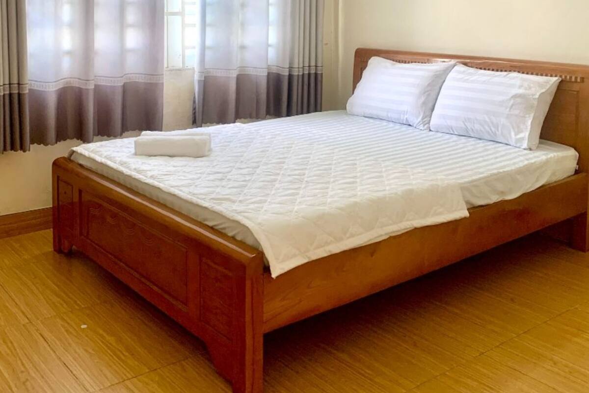 واي فاي مجانًا وملاءات أسرّة