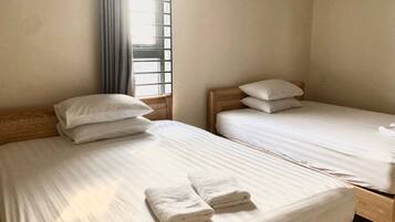 Quadruple Room | Free WiFi, bed sheets