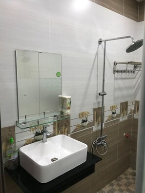 Free WiFi, bed sheets - Thanh Van Hotel (Ho Chi Minh City)