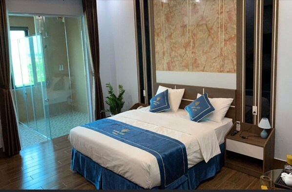 Superior tweepersoonskamer | Een kluis op de kamer, een bureau, gratis wifi, beddengoed