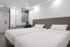 Minibar, desk, laptop workspace, soundproofing - A Hotel Dickson, Stay From 9PM To 8AM (Singapore)