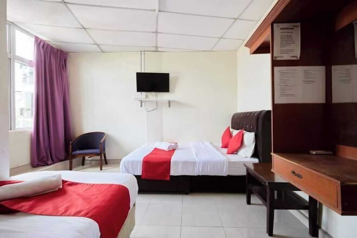 1 habitación, escritorio, tabla de planchar con plancha y wifi gratis