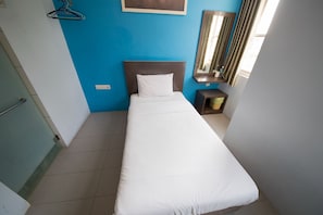 Individually decorated, desk, iron/ironing board, free WiFi - Golden Pearl Hotel Near Universiti Tun Hussein Onn Malaysia UTHM (Batu Pahat)