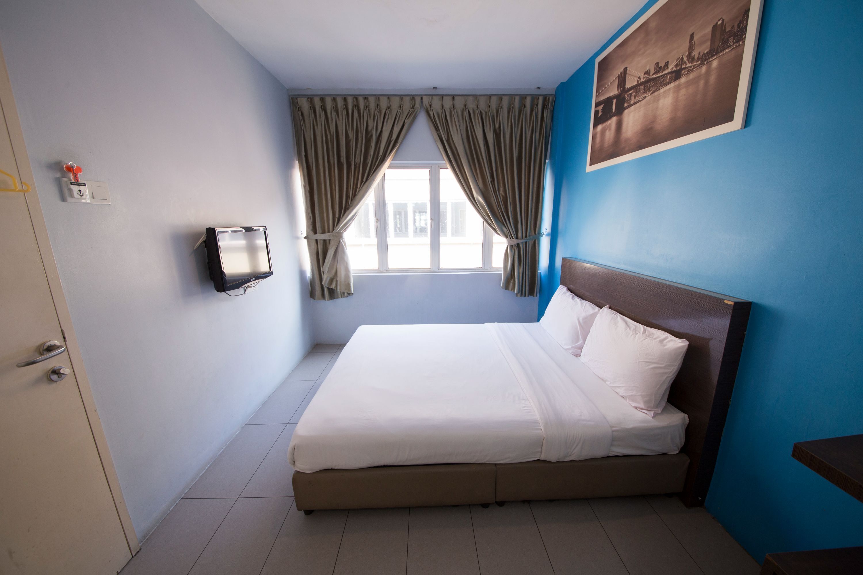 Individually decorated, desk, iron/ironing board, free WiFi