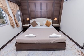 Ropa de cama hipoalergénica, escritorio y wifi gratis 