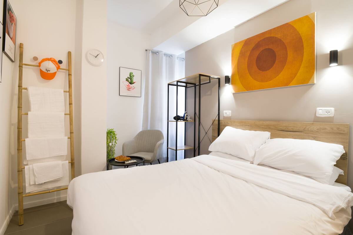Chambre de base | Fer et planche à repasser, accès au Wi-Fi (inclus)