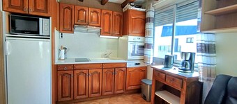 Spacious 8-Person Apartment with Balcony, Near Slopes, Saint-Lary-Soulan