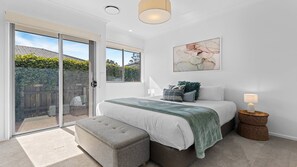 5 slaapkamers, een strijkplank/strijkijzer, gratis wifi, beddengoed