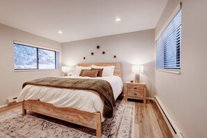 4 chambres, fer et planche à repasser, lit parapluie, Wi-Fi