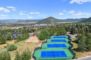 Sports court - The Red Pine | Canyons Village 4BR, mins to Gondola (Park City)