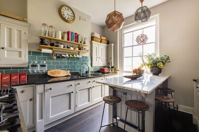 3 Bedroom Apartment near Hampstead Heath and Primrose Hill