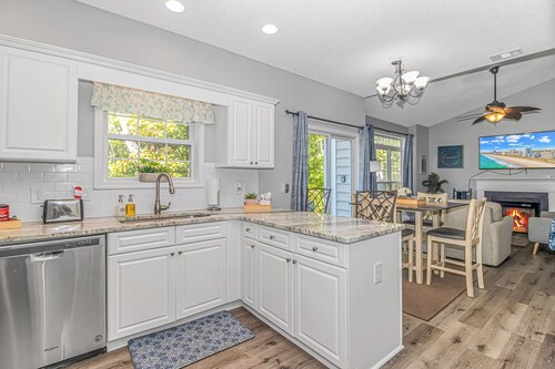 Discount! Walk to Beach, Golf,  Pool, Arcade, Beautiful and peaceful community