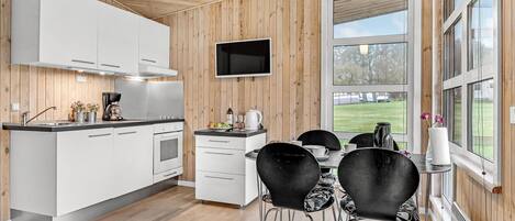 Fridge, stovetop, coffee/tea maker