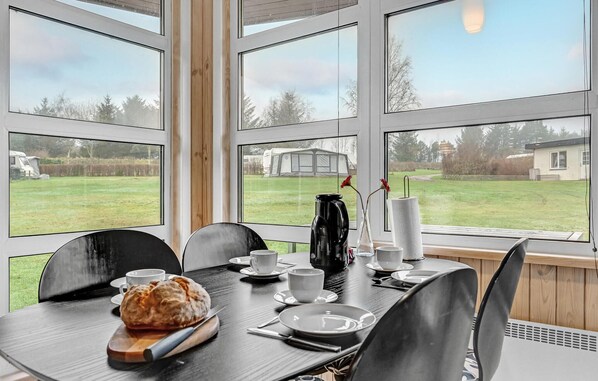 Dining - 2 bedroom cozy home in Roslev (Roslev)